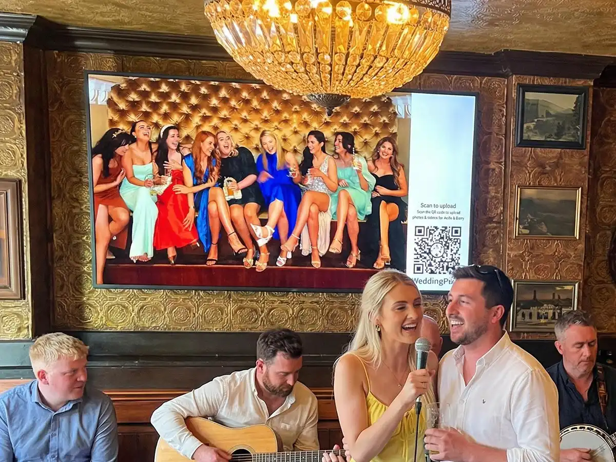 Wedding slideshow showing QR Code